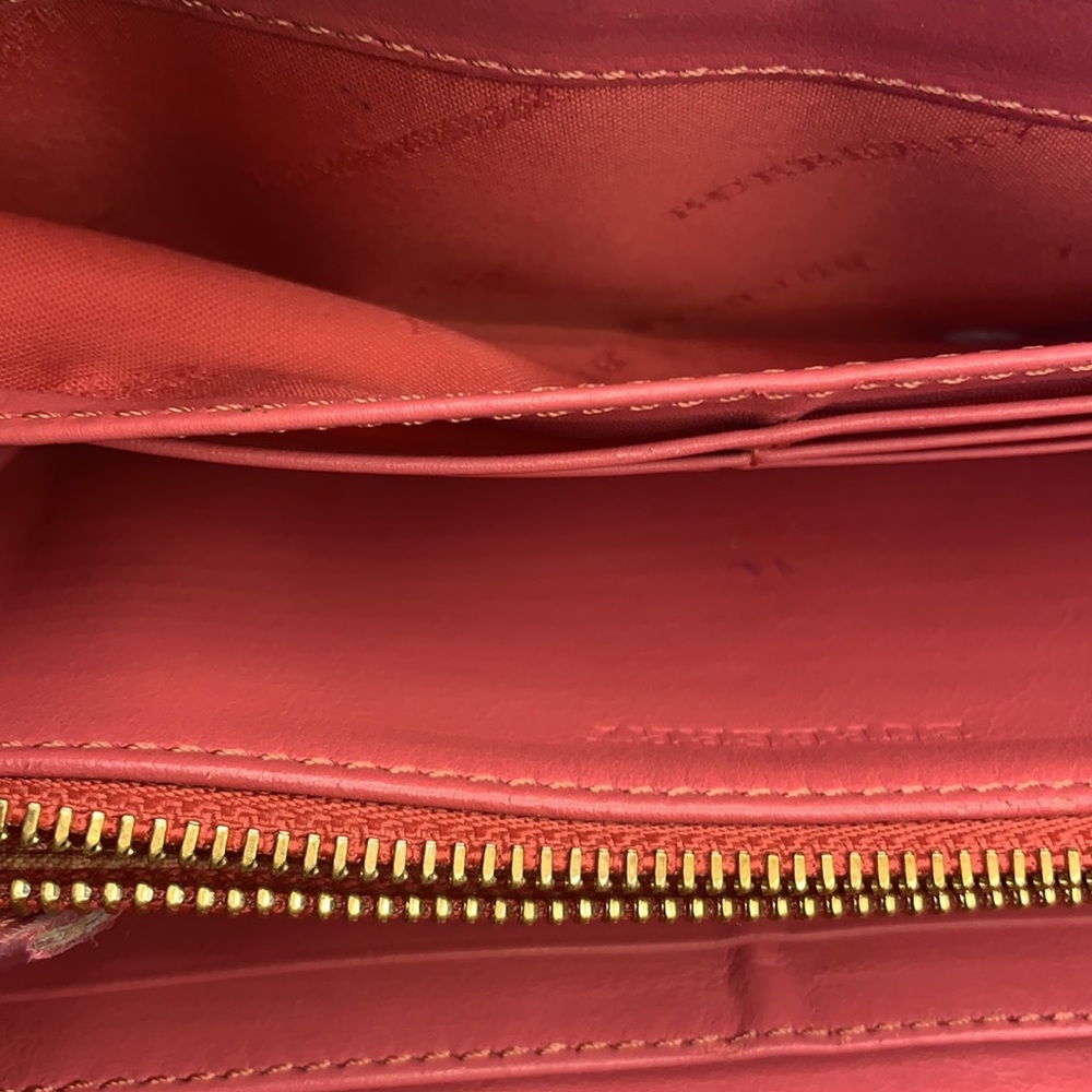 BURBERRY Peony Rose Printed‎ Haymarket Check Coated Canvas Zip around zippy - Picture 8 of 13